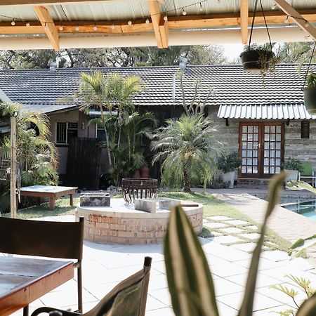 Hotel A Traveller'S Palm Phalaborwa Esterno foto