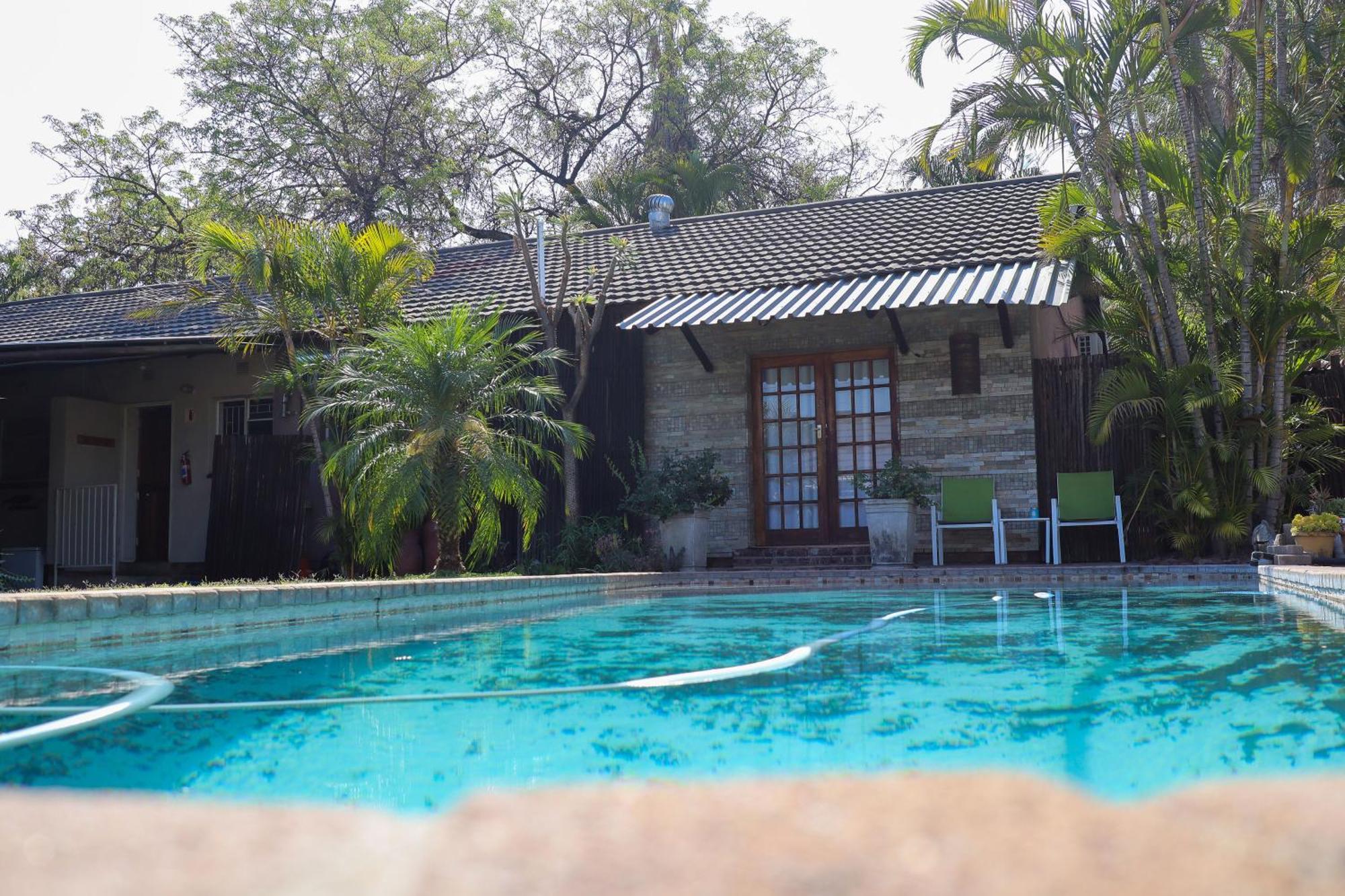 Hotel A Traveller'S Palm Phalaborwa Esterno foto