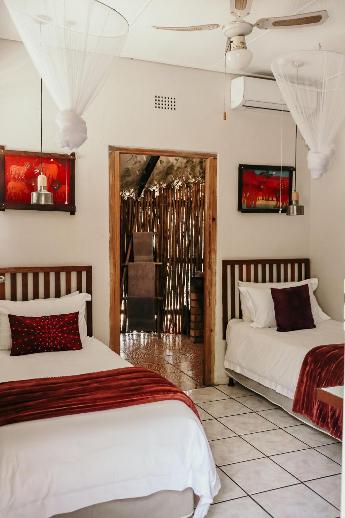 Hotel A Traveller'S Palm Phalaborwa Esterno foto