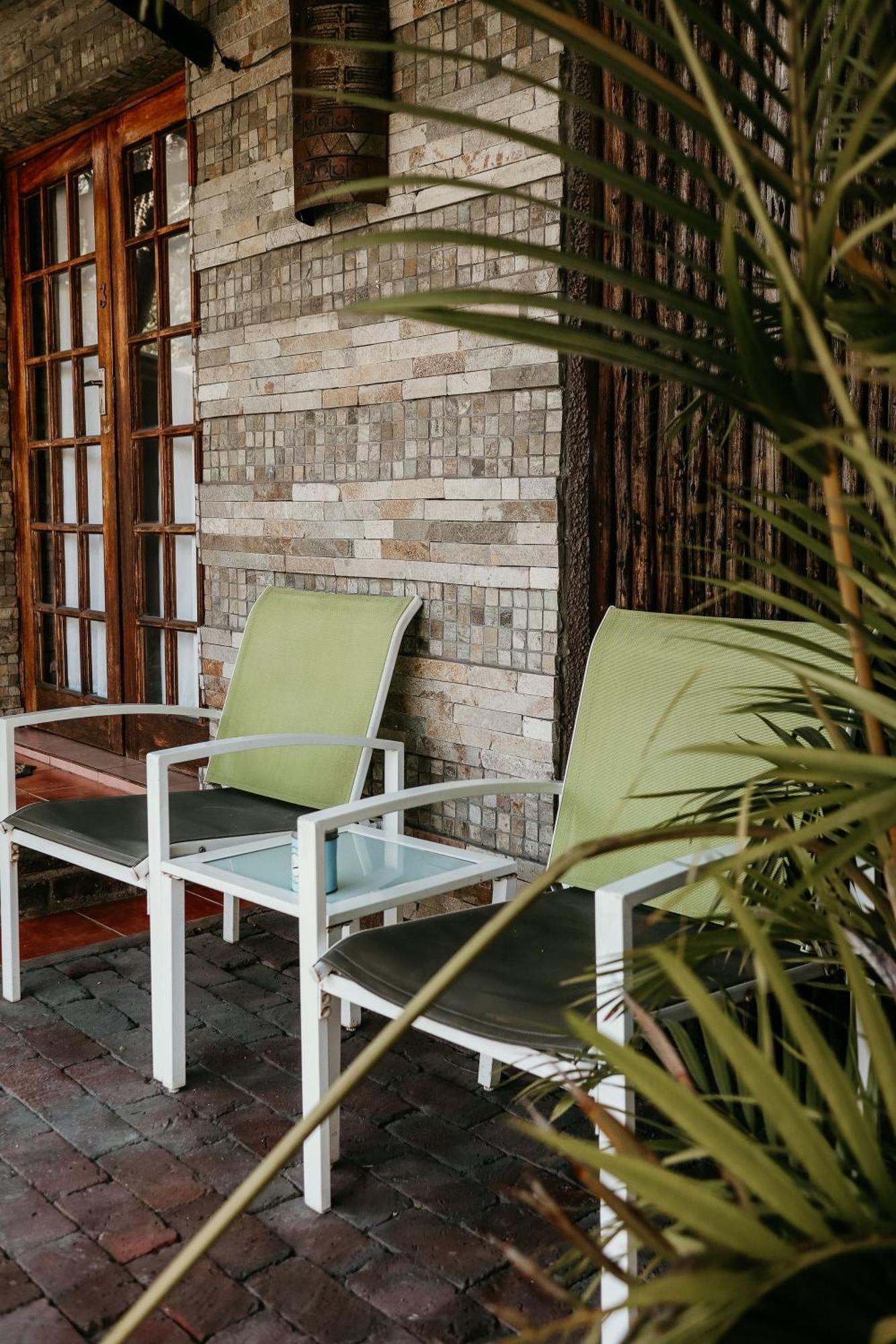 Hotel A Traveller'S Palm Phalaborwa Esterno foto