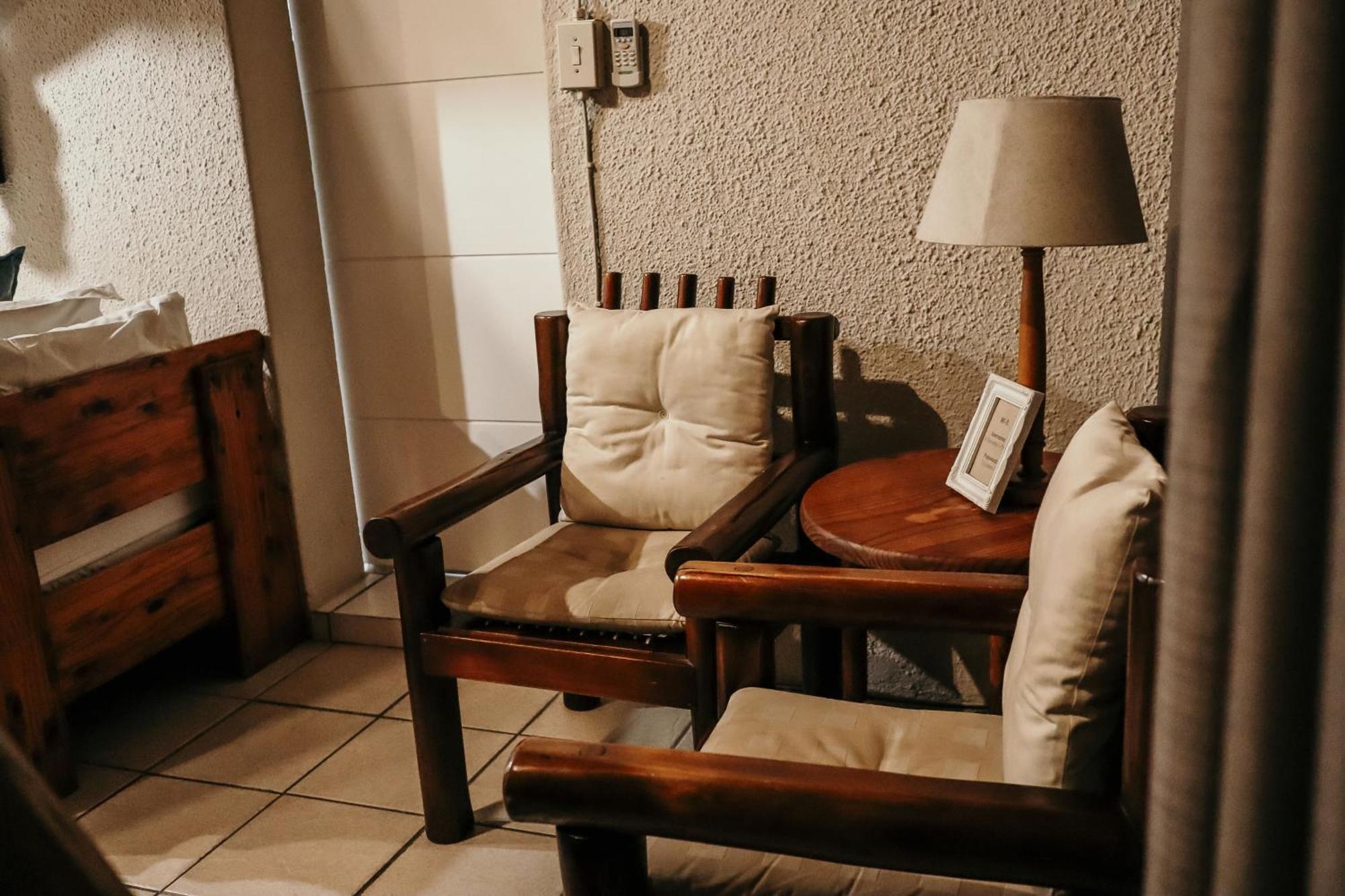 Hotel A Traveller'S Palm Phalaborwa Esterno foto