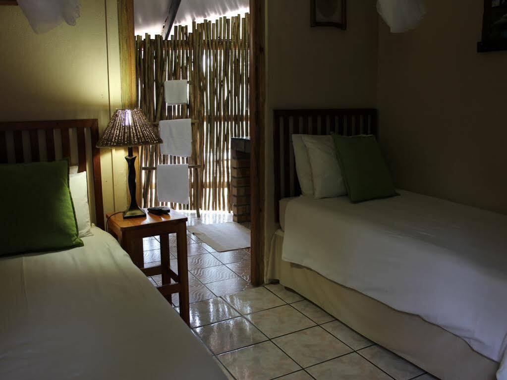 Hotel A Traveller'S Palm Phalaborwa Esterno foto
